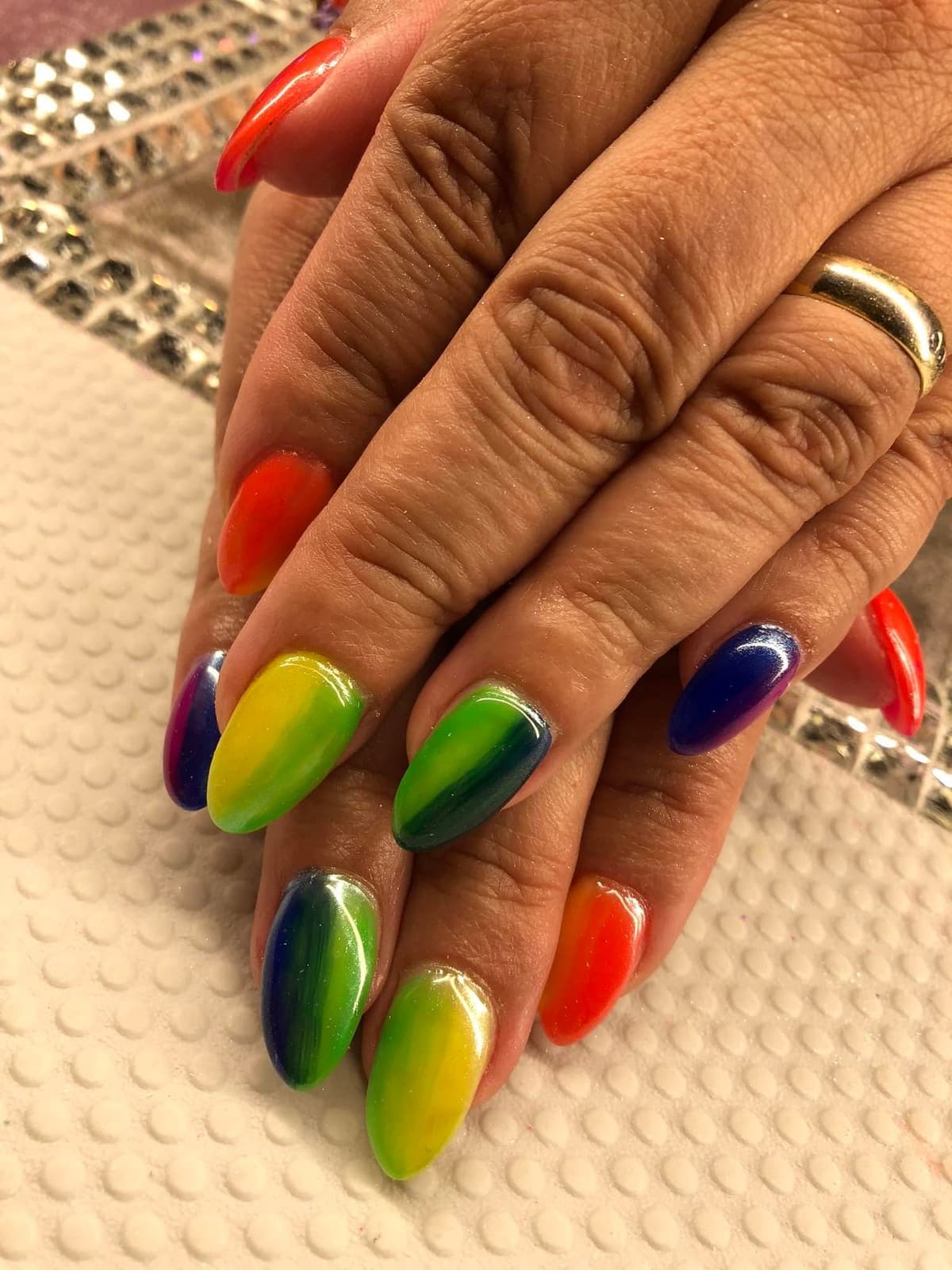 Regenbogen-Verlauf in allen Farben